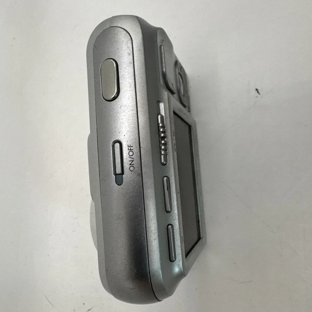 HP PhotoSmart M447 5.0 MP Digital Camera - Silver